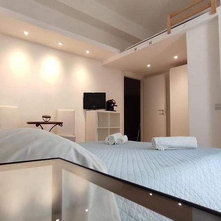 Bed and Breakfast Living Cagliari Marina Экстерьер фото